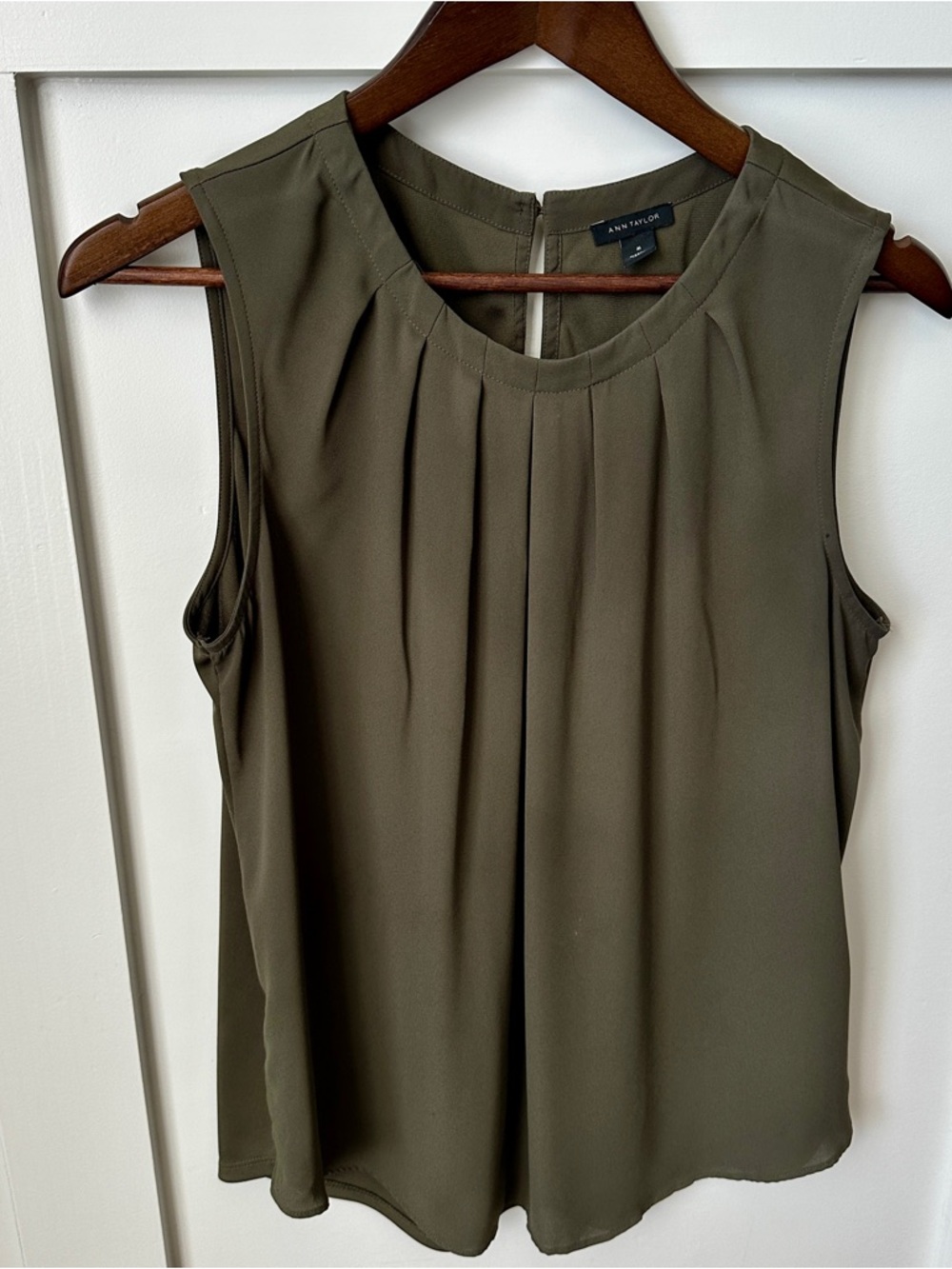 Ann Taylor Olive Green Sleeveless Pleated Camisole